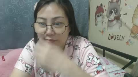 Snapshot of bellbabe chatting on 01/21/25, 12:15 Bella online show from 01/21/25, 12:15