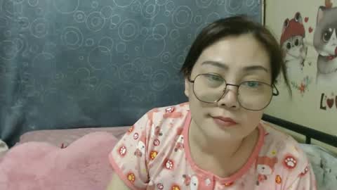 Snapshot of bellbabe chatting on 03/05/25, 09:15 Bella online show from 03/05/25, 09:15