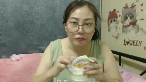 Snapshot of bellbabe chatting on 03/10/25, 05:54 Bella online show from 03/10/25, 05:54