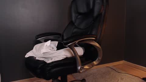 Belle online show from 01/12/25, 08:03