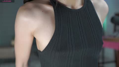 Snapshot of belle_adrienne chatting on 12/08/24, 11:57 Belle Adrienne IG online show from 12/08/24, 11:57