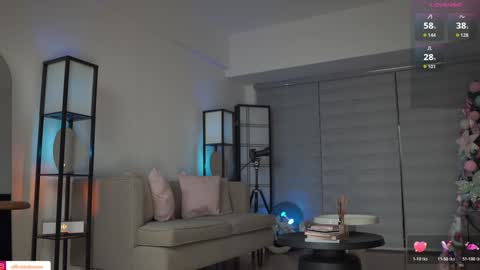 Snapshot of belle_adrienne chatting on 11/28/25, 12:19 Belle Adrienne IG online show from 11/28/25, 12:19