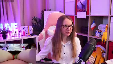 Snapshot of belle_alice chatting on 04/08/26, 06:46 Alice online show from 04/08/26, 06:46