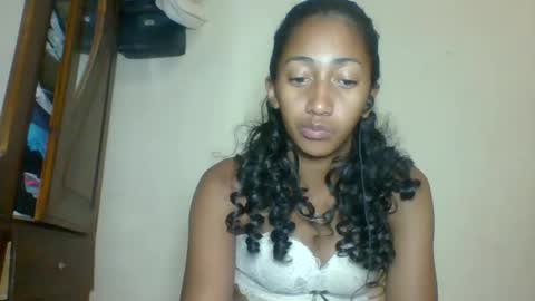 belle_annah online show from 05/19/26, 01:56