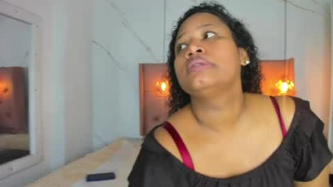 Snapshot of belle_brunette chatting on 04/04/26, 11:51 belle online show from 04/04/26, 11:51