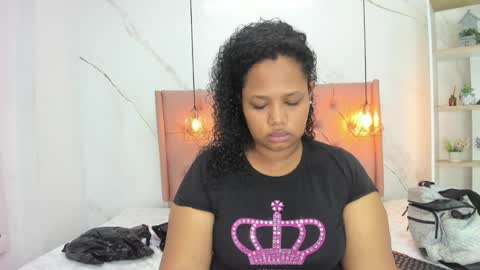 Snapshot of belle_brunette chatting on 04/12/26, 12:54 belle online show from 04/12/26, 12:54
