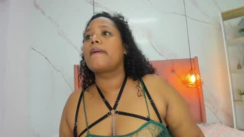 Snapshot of belle_brunette chatting on 04/18/26, 12:53 belle online show from 04/18/26, 12:53