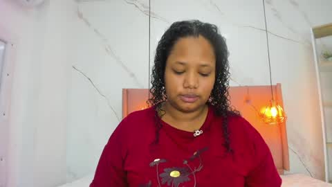 Snapshot of belle_brunette chatting on 04/21/26, 12:00 belle online show from 04/21/26, 12:00
