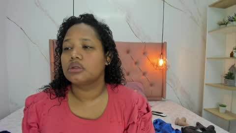 Snapshot of belle_brunette chatting on 05/12/26, 12:02 belle online show from 05/12/26, 12:02
