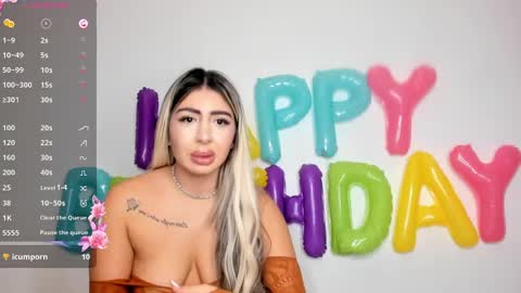 Snapshot of belle_hallle chatting on 12/02/24, 03:25 LucyJelly online show from 12/02/24, 03:25