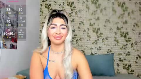 Snapshot of belle_hallle chatting on 01/04/25, 05:58 LucyJelly online show from 01/04/25, 05:58