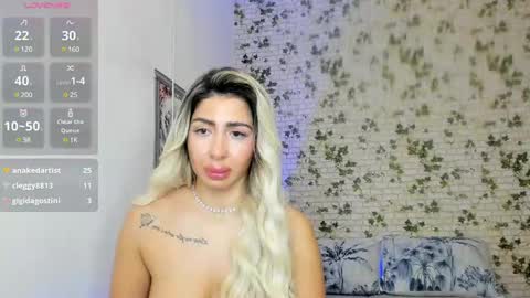 Snapshot of belle_hallle chatting on 03/10/25, 11:27 LucyJelly online show from 03/10/25, 11:27