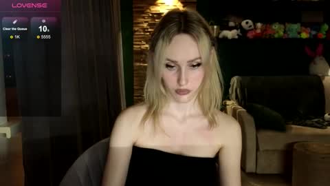 Belle online show from 11/25/25, 02:17