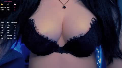 Snapshot of bellelovexx chatting on 05/06/26, 08:03 Hello I am kind friendly and cute girl online show from 05/06/26, 08:03