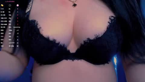 Snapshot of bellelovexx chatting on 05/08/26, 09:53 Hello I am kind friendly and cute girl online show from 05/08/26, 09:53