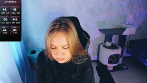 Your Annabelle Wolf  online show from 12/18/24, 10:40