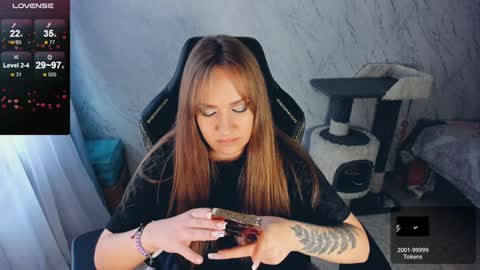 Your Annabelle Wolf  online show from 01/15/25, 11:32