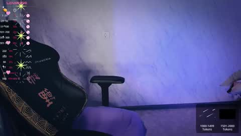 Your Annabelle Wolf  online show from 10/31/25, 07:26