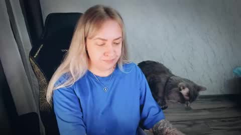 Your Annabelle Wolf  online show from 06/06/26, 10:25