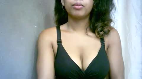 Snapshot of bellibellah chatting on 03/14/26, 07:25 BelliBellah online show from 03/14/26, 07:25