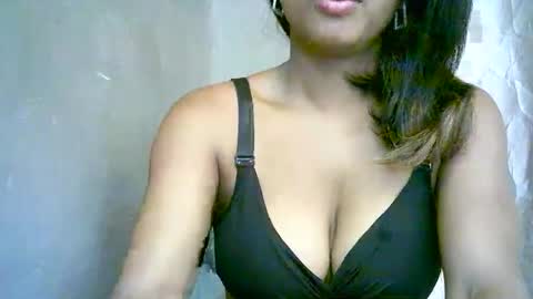 Snapshot of bellibellah chatting on 03/28/26, 06:13 BelliBellah online show from 03/28/26, 06:13