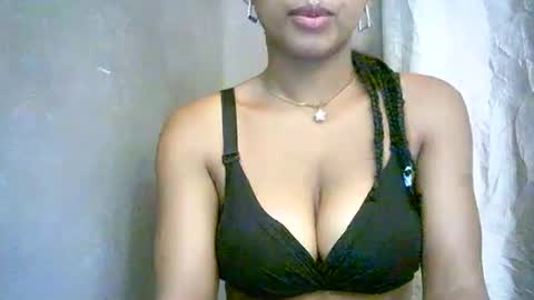 Snapshot of bellibellah chatting on 04/01/26, 01:52 BelliBellah online show from 04/01/26, 01:52
