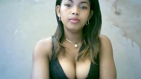 Snapshot of bellibellah chatting on 04/15/26, 06:42 BelliBellah online show from 04/15/26, 06:42