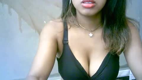 Snapshot of bellibellah chatting on 04/18/26, 06:28 BelliBellah online show from 04/18/26, 06:28