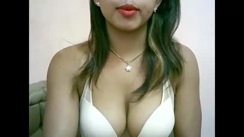 Snapshot of bellibellah chatting on 06/02/26, 11:45 BelliBellah online show from 06/02/26, 11:45