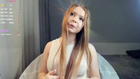 Snapshot of bellidream chatting on 09/22/25, 06:10 Bella online show from 09/22/25, 06:10