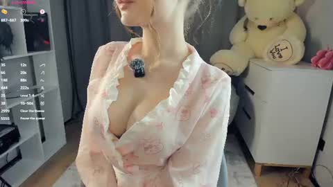 Snapshot of bellidream chatting on 07/05/26, 06:04 Bella online show from 07/05/26, 06:04