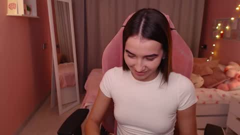 Bella online show from 12/01/25, 02:00