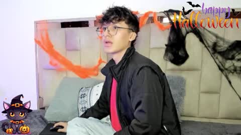 Snapshot of bellmontneon chatting on 10/24/25, 11:28 Neon online show from 10/24/25, 11:28