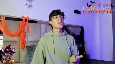 Snapshot of bellmontneon chatting on 10/30/25, 11:22 Neon online show from 10/30/25, 11:22