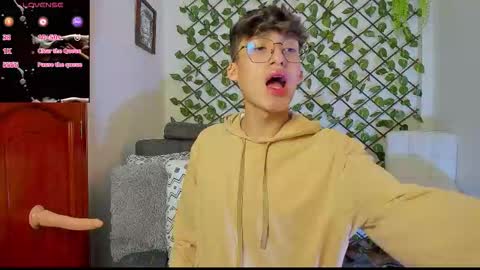 Snapshot of bellmontneon chatting on 11/20/25, 11:32 Neon online show from 11/20/25, 11:32