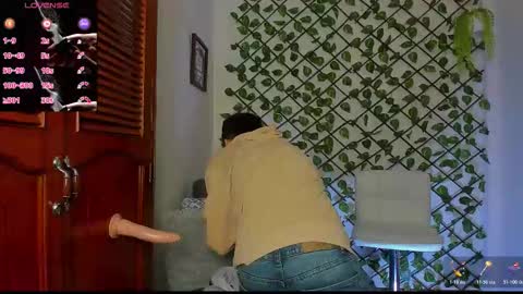 Snapshot of bellmontneon chatting on 11/21/25, 11:31 Neon online show from 11/21/25, 11:31