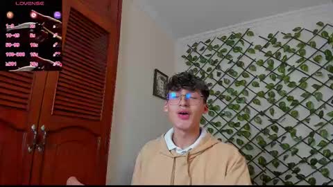 Snapshot of bellmontneon chatting on 11/28/25, 12:08 Neon online show from 11/28/25, 12:08