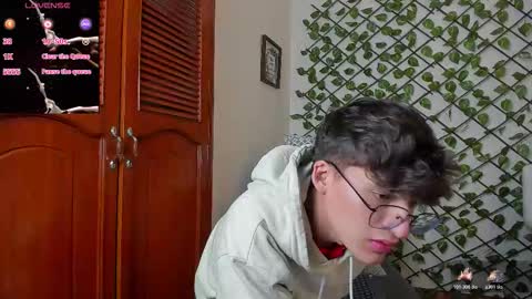 Snapshot of bellmontneon chatting on 12/02/25, 11:15 Neon online show from 12/02/25, 11:15