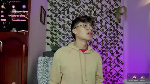 Snapshot of bellmontneon chatting on 12/18/25, 11:16 Neon online show from 12/18/25, 11:16