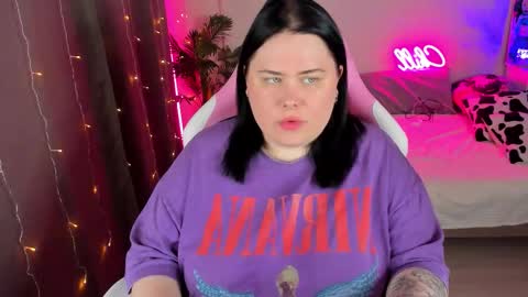 Snapshot of bellybooxo chatting on 11/04/25, 04:39 LinaBoo online show from 11/04/25, 04:39