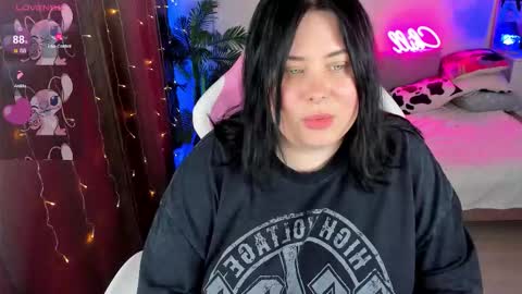 Snapshot of bellybooxo chatting on 11/11/25, 02:28 LinaBoo online show from 11/11/25, 02:28