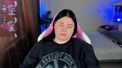 Snapshot of bellybooxo chatting on 11/12/25, 05:41 LinaBoo online show from 11/12/25, 05:41