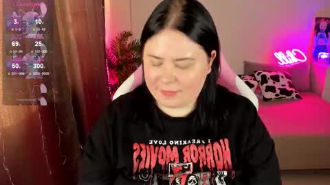 Snapshot of bellybooxo chatting on 11/18/25, 05:56 LinaBoo online show from 11/18/25, 05:56