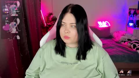 Snapshot of bellybooxo chatting on 11/19/25, 06:52 LinaBoo online show from 11/19/25, 06:52