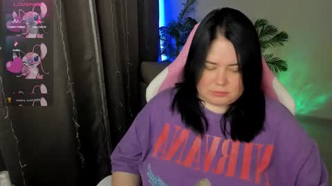 Snapshot of bellybooxo chatting on 12/19/25, 06:09 LinaBoo online show from 12/19/25, 06:09