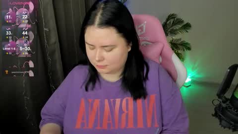 Snapshot of bellybooxo chatting on 12/20/25, 05:03 LinaBoo online show from 12/20/25, 05:03