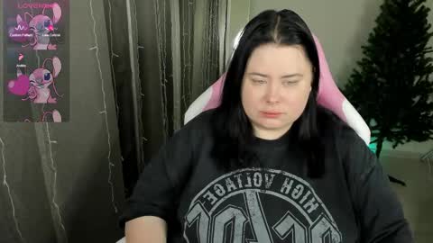 Snapshot of bellybooxo chatting on 01/19/26, 04:27 LinaBoo online show from 01/19/26, 04:27