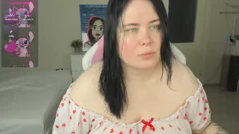 Snapshot of bellybooxo chatting on 06/25/26, 08:41 LinaBoo online show from 06/25/26, 08:41