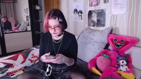 Snapshot of belokrys_nyan chatting on 11/13/25, 03:22 Viki online show from 11/13/25, 03:22