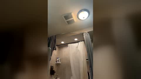 Snapshot of ben_dover10 chatting on 12/14/25, 09:14 Ben online show from 12/14/25, 09:14